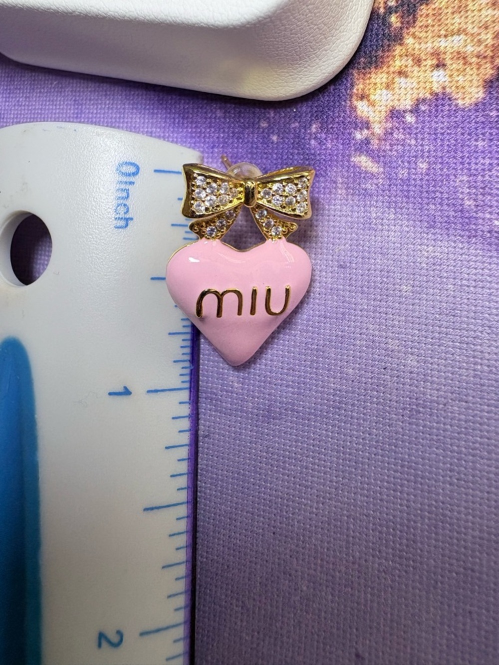 MIU Pink Heart Drop Earrings with Gold Crystal Bow NEW - Picture 3 of 3